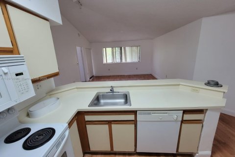 Снять в аренду кондоминиум в Форт-Лодердейл, Флорида 1 спальня, 58.71м2, № 1949688 - фото 4