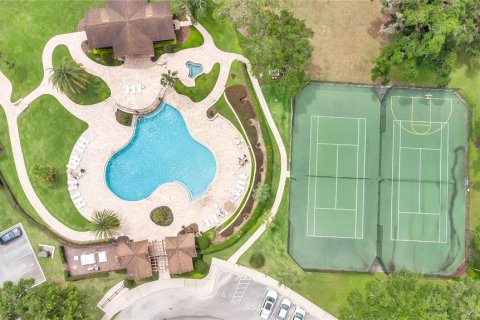 Townhouse in Sorrento, Florida 3 bedrooms, 140.19 sq.m. № 2151113 - photo 25