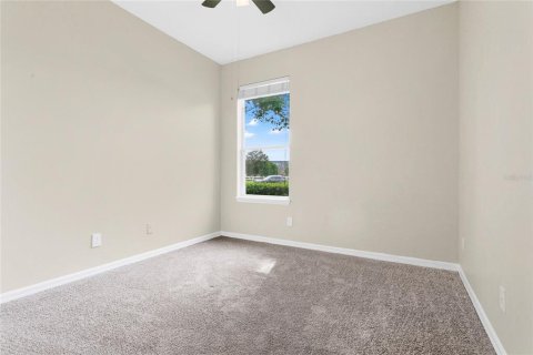 Townhouse in Sorrento, Florida 3 bedrooms, 140.19 sq.m. № 2151113 - photo 23