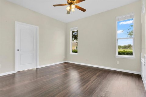 Townhouse in Sorrento, Florida 3 bedrooms, 140.19 sq.m. № 2151113 - photo 9