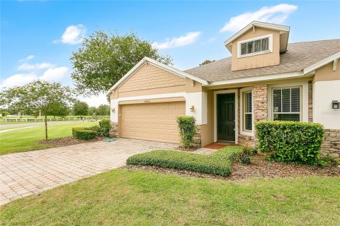 Townhouse in Sorrento, Florida 3 bedrooms, 140.19 sq.m. № 2151113 - photo 2