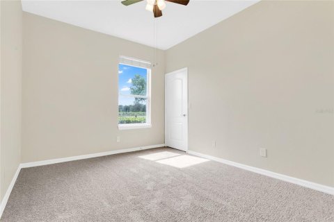 Townhouse in Sorrento, Florida 3 bedrooms, 140.19 sq.m. № 2151113 - photo 21