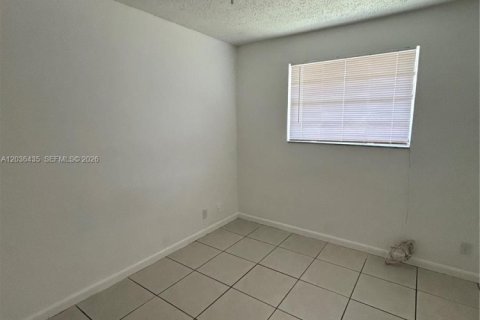 Appartement à louer à Fort Lauderdale, Floride: 1 chambre, 243.78 m2 № 2084370 - photo 10