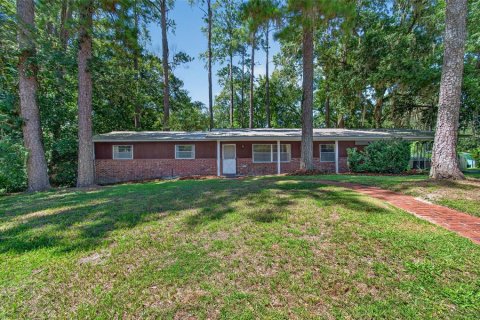 House in Gainesville, Florida 4 bedrooms, 139.35 sq.m. № 2318668