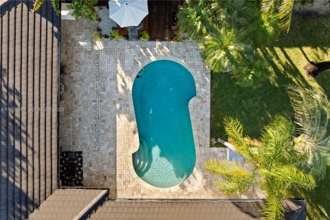 Casa en alquiler en Miami, Florida, 4 dormitorios, 219.62 m2 № 2010356 - foto 29