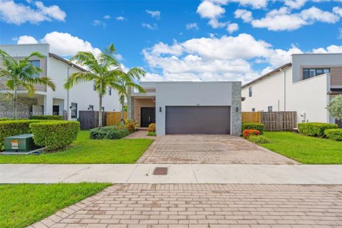Casa en venta en Miami, Florida, 3 dormitorios, 178.37 m2 № 1836252 - foto 1