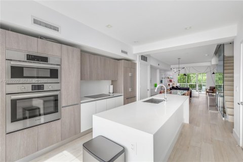 Купить кондоминиум в Майами, Флорида 2 спальни, 166.67м2, № 2154074 - фото 10