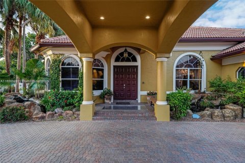 Casa en venta en Davie, Florida, 6 dormitorios, 425.49 m2 № 1978354 - foto 2