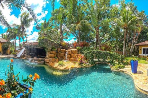 Casa en venta en Davie, Florida, 6 dormitorios, 425.49 m2 № 1978354 - foto 22