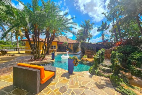 Casa en venta en Davie, Florida, 6 dormitorios, 425.49 m2 № 1978354 - foto 29