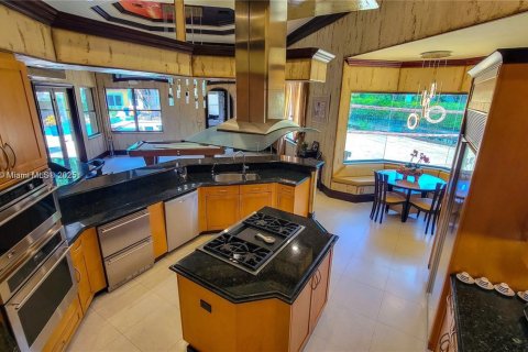 Casa en venta en Davie, Florida, 6 dormitorios, 425.49 m2 № 1978354 - foto 11