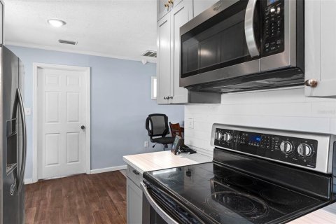 House in Orlando, Florida 3 bedrooms, 94.95 sq.m. № 1856256 - photo 12