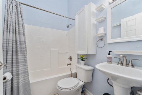 House in Gainesville, Florida 3 bedrooms, 135.08 sq.m. № 1870467 - photo 12