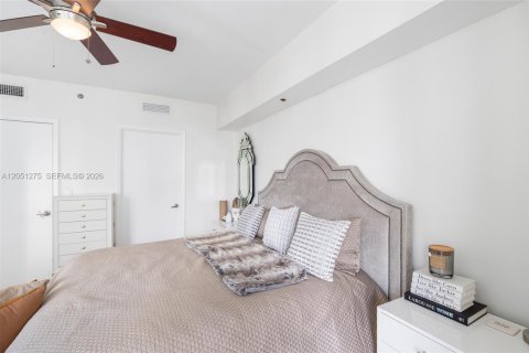 Condo in Miami, Florida, 1 bedroom  № 2190009 - photo 18