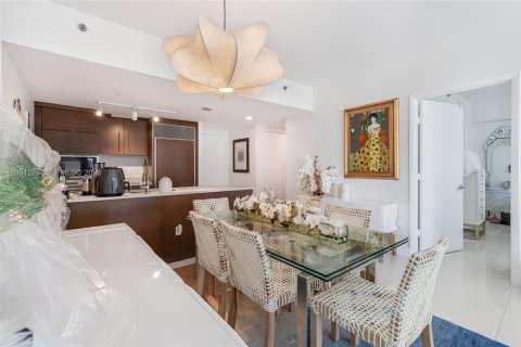 Condo in Miami, Florida, 1 bedroom  № 2190009 - photo 13