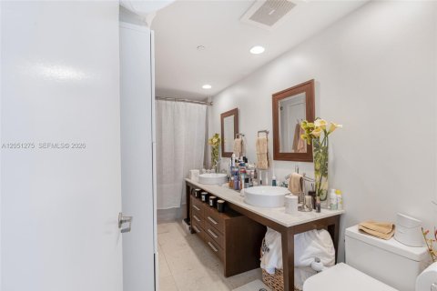 Condo in Miami, Florida, 1 bedroom  № 2190009 - photo 20