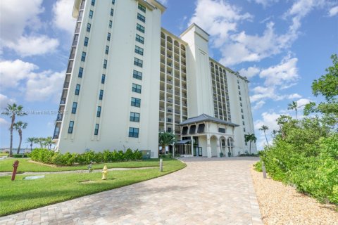Condo in Fort Myers, Florida, 2 bedrooms  № 1957050 - photo 18