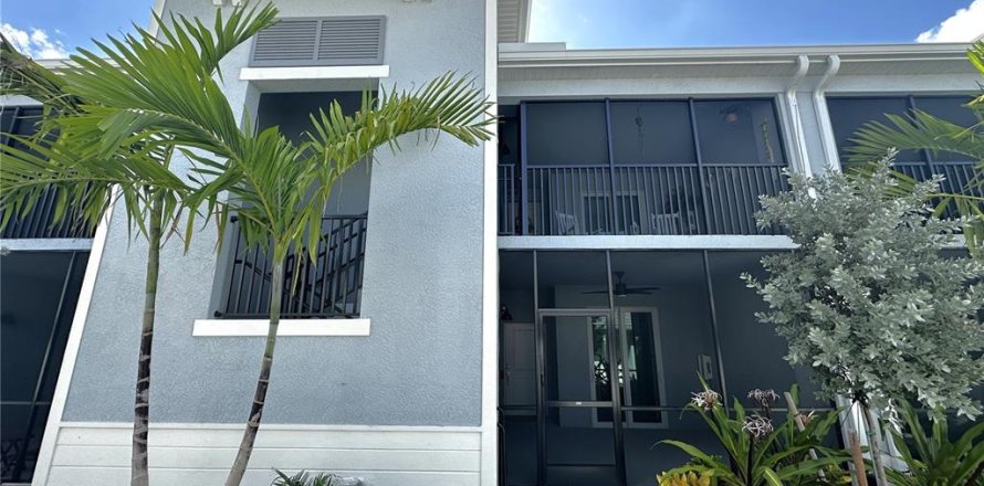 Adosado en Punta Gorda, Florida 2 dormitorios, 148.27 m2 № 1784679