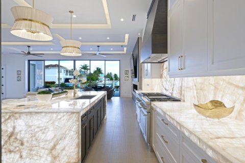 House in Palm Beach Gardens, Florida 6 bedrooms, 659.61 sq.m. № 2253649 - photo 9