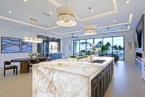 House in Palm Beach Gardens, Florida 6 bedrooms, 659.61 sq.m. № 2253649 - photo 10