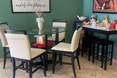 Copropriété à louer à Hallandale Beach, Floride: 2 chambres, 96.15 m2 № 2088663 - photo 4