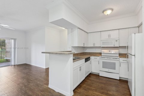 Condominio en venta en Pembroke Pines, Florida, 1 dormitorio, 64.1 m2 № 2244368 - foto 12
