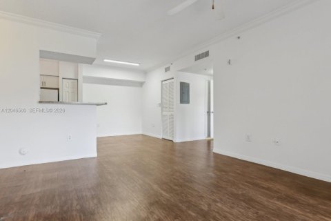 Condominio en venta en Pembroke Pines, Florida, 1 dormitorio, 64.1 m2 № 2244368 - foto 9