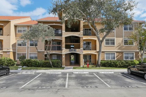Condominio en venta en Pembroke Pines, Florida, 1 dormitorio, 64.1 m2 № 2244368 - foto 18
