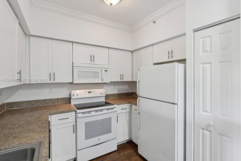 Condominio en venta en Pembroke Pines, Florida, 1 dormitorio, 64.1 m2 № 2244368 - foto 11