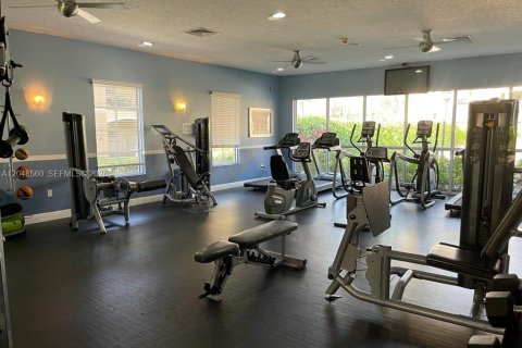 Condominio en venta en Pembroke Pines, Florida, 1 dormitorio, 64.1 m2 № 2244368 - foto 4