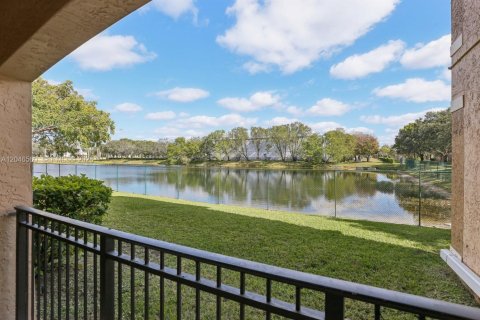 Condominio en venta en Pembroke Pines, Florida, 1 dormitorio, 64.1 m2 № 2244368 - foto 5