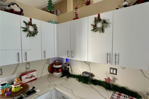 Villa ou maison à vendre à Coral Springs, Floride: 4 chambres, 202.9 m2 № 1966713 - photo 3