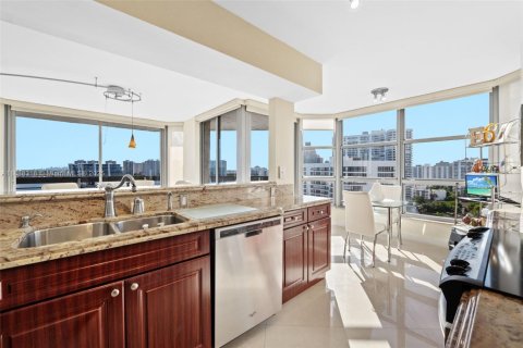 Купить кондоминиум в Авентура, Флорида 2 спальни, 126.44м2, № 1938872 - фото 15