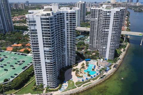 Купить кондоминиум в Авентура, Флорида 2 спальни, 126.44м2, № 1938872 - фото 26