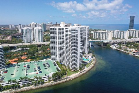 Купить кондоминиум в Авентура, Флорида 2 спальни, 126.44м2, № 1938872 - фото 27