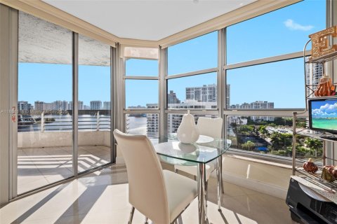 Купить кондоминиум в Авентура, Флорида 2 спальни, 126.44м2, № 1938872 - фото 12