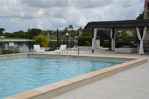 Apartamento en alquiler en Miami, Florida, 2 dormitorios, 119.57 m2 № 2009139 - foto 16