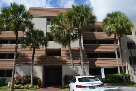 Apartamento en alquiler en Miami, Florida, 2 dormitorios, 119.57 m2 № 2009139 - foto 12