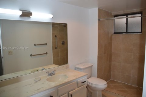 Apartamento en alquiler en Miami, Florida, 2 dormitorios, 119.57 m2 № 2009139 - foto 10