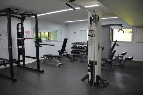 Apartamento en alquiler en Miami, Florida, 2 dormitorios, 119.57 m2 № 2009139 - foto 17