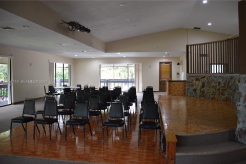 Apartamento en alquiler en Miami, Florida, 2 dormitorios, 119.57 m2 № 2009139 - foto 20