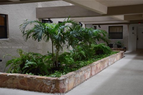 Apartamento en alquiler en Miami, Florida, 2 dormitorios, 119.57 m2 № 2009139 - foto 13