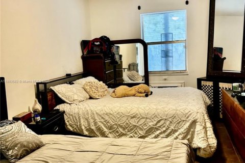 Condo in Hollywood, Florida, 2 bedrooms  № 2013833 - photo 8