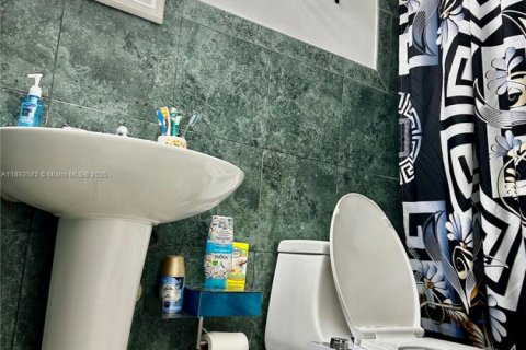 Condo in Hollywood, Florida, 2 bedrooms  № 2013833 - photo 6