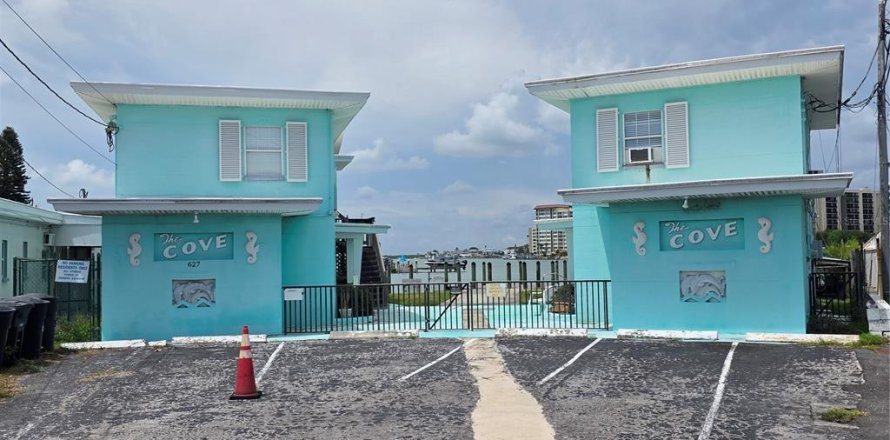 Hotel in Clearwater, Florida 339.28 sq.m. № 2206733