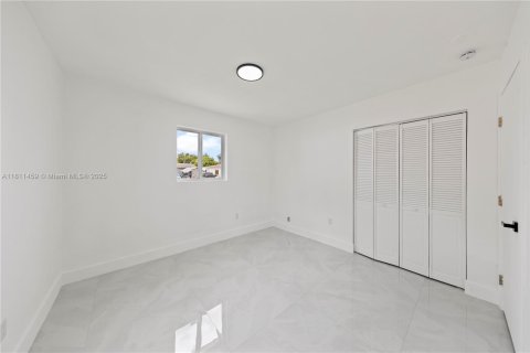 House in Homestead, Florida 4 bedrooms, 148.83 sq.m. № 1783961 - photo 16
