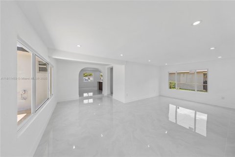 House in Homestead, Florida 4 bedrooms, 148.83 sq.m. № 1783961 - photo 10