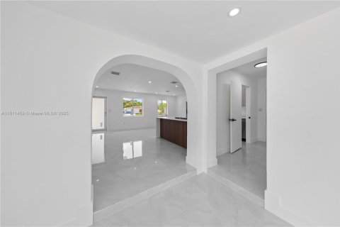 House in Homestead, Florida 4 bedrooms, 148.83 sq.m. № 1783961 - photo 12
