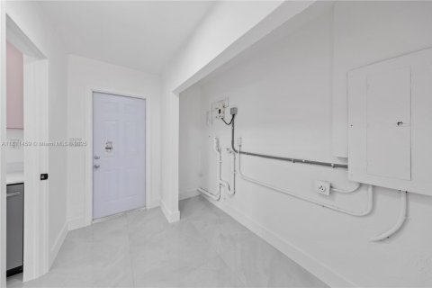 House in Homestead, Florida 4 bedrooms, 148.83 sq.m. № 1783961 - photo 17