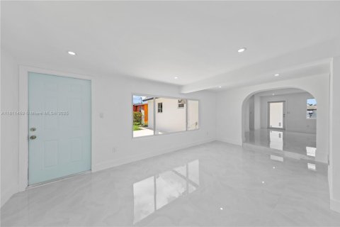House in Homestead, Florida 4 bedrooms, 148.83 sq.m. № 1783961 - photo 11